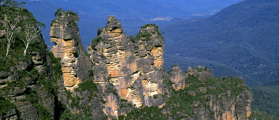 AUSTRALIA, New South Wales, Blue Mountains National Park, THE THREE SISTERS rocks, AUS19JPL A 602