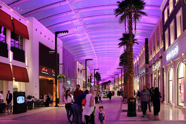BAHRAIN, Manama, The Avenues shopping and leisure centre, BHR2409JPL A 600