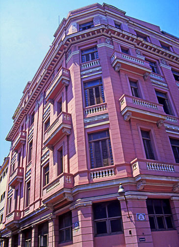 CUBA, Havana, Ambos Mundos Hotel (where Hemingway stayed), Calle Obispa (street), CUB216JPL 365