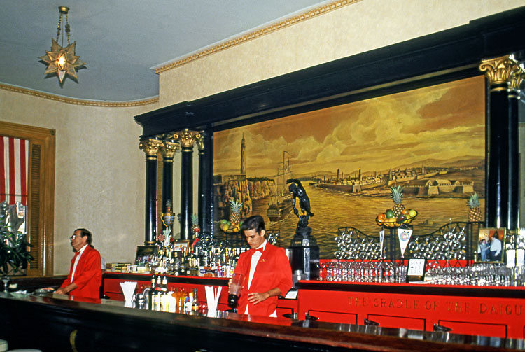 CUBA, Havana, El Floriditta Bar (Hemingway's bar), CUB282JPL 750