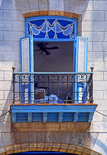CUBA, Havana, Old Town, house balcony, CUB137JPL 370
