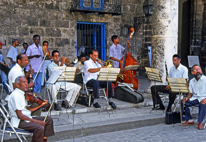 CUBA, Havana, musicians performing at Cathedral Square, CUB130JPL 800