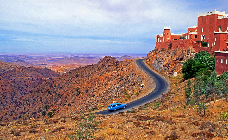 MOROCCO, Anti Atlas mountains, view from Kerdous (3500ft) and Hotel Kerdous, MOR18JPL A 800