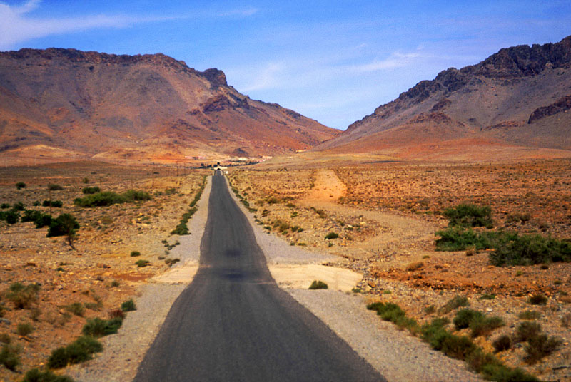 MOROCCO, Atlas mountain road, MOR24JPL 4000 A 800