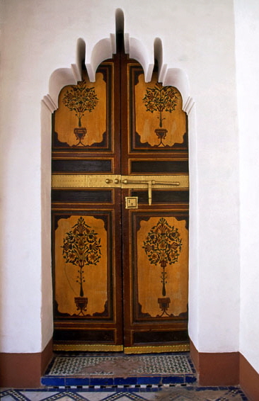MOROCCO, Marrakesh, Royal palace (Bahia), cedar wood doors, MOR168JPL A 566 deep