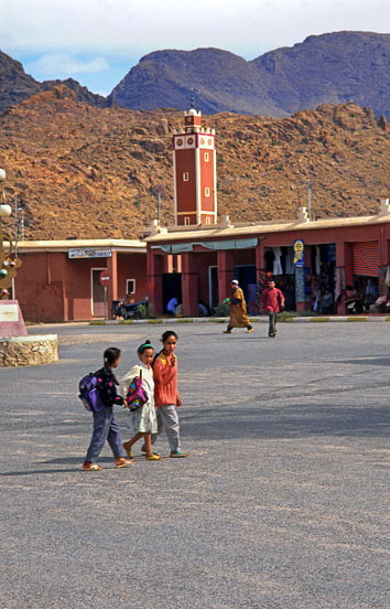 MOROCCO, Tafroute, town's main square, MOR380JPL A 552 deep