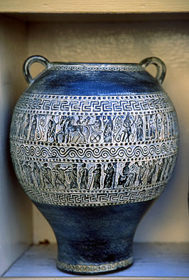 ITALY, Campania, Amalfi Coast, AMALFI, local hand made pottery (large pitcher), ITL1202JPL 396 deep