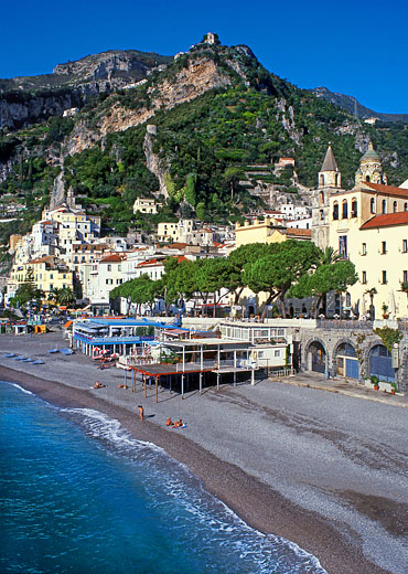 ITALY, Campania, Amalfi Coast, AMALFI, town view and volcanic sand beach, ITL988JPL  370