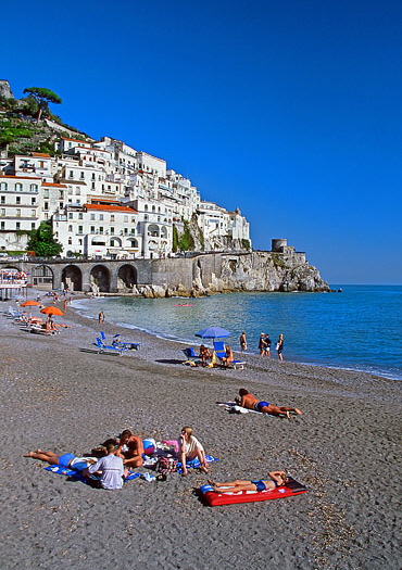 ITALY, Campania, Amalfi Coast, AMALFI, volcanic sand beach and sunbathers, ITL1188JPL 370