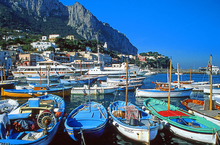 ITALY, Campania, Amalfi Coast, CAPRI, Marina Grande and fishing boats, ITL1091JPL  750