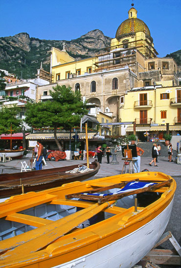 ITALY, Campania, Amalfi Coast, POSITANO, fishing boat and Santa Maria Assunta Church, ITL1170JPL 370
