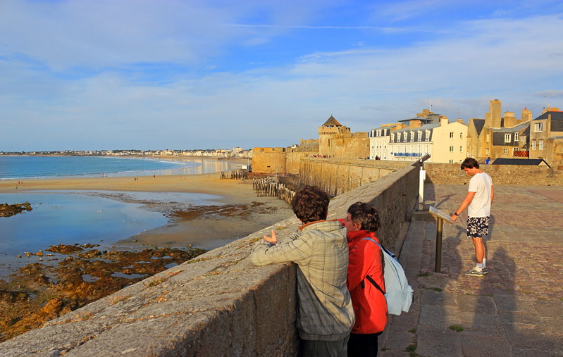 FRANCE, Brittany, SAINT-MALO, Old Town, ramparts, FRA2627JPL A 800