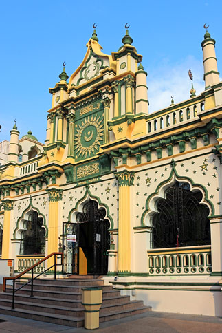 SINGAPORE, Little India, Abdul Gafoor mosque, SIN1176JPL A 484 deep