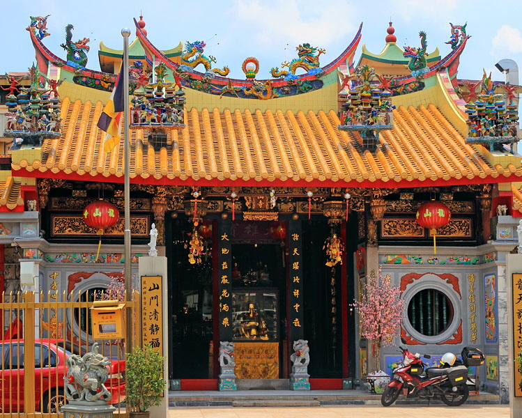 SINGAPORE, Little India, Leong San See Temple, SIN949JPL A 600 deep