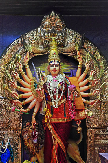 SINGAPORE, Little India, Sri Veeramakaliamman Temple, statues of deities, SIN787JPL A 373
