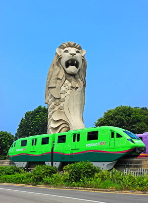 SINGAPORE, Sentosa Island, Merlion, and Sentosa Express (light railway), SIN720JPL A 450 deep