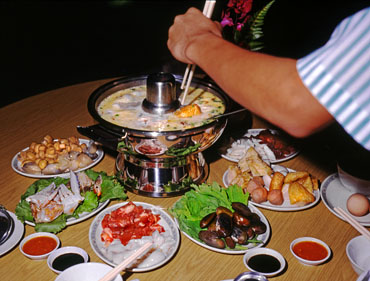 SINGAPORE. Traditional 'Steamboat' dinner 370