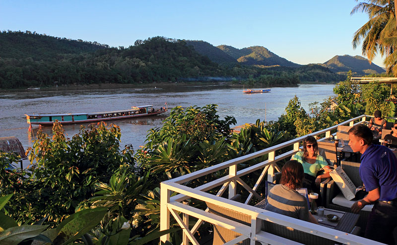 LAOS, Luang Prabang, Mekong River, view from Belle Rive Terrace Restaurant, LAO620JPL 800