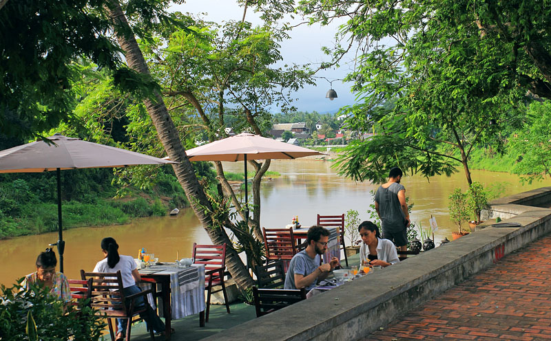LAOS, Luang Prabang, Nam Khan Riverside restaurant, LAO201JPL 800