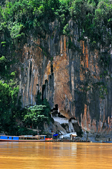 LAOS, Luang Prabang, Pak Ou Caves, entrance, LAO302JPL 370