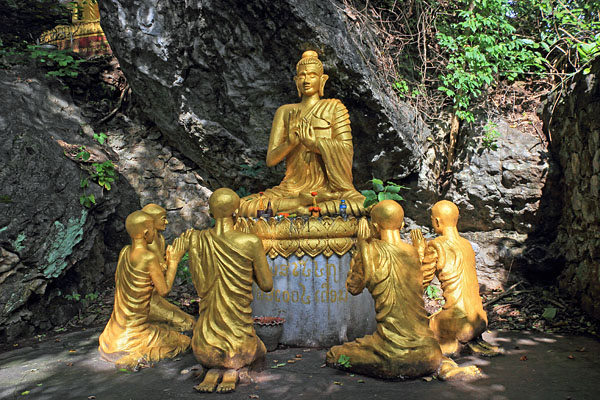 LAOS, Luang Prabang, Phousi Hill, Buddha statue and monks, LAO184JPL 600