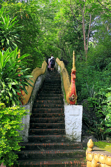 LAOS, Luang Prabang, Phousi Hill, stairs, LAO157JPL 370
