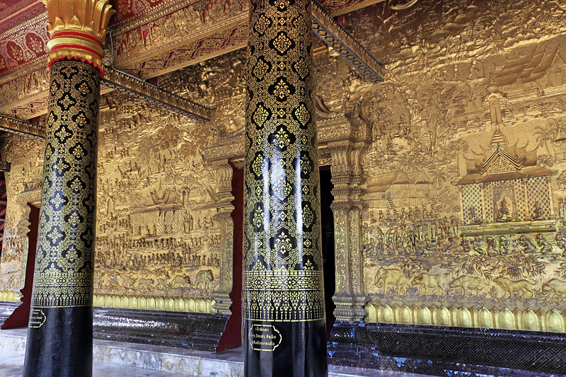 LAOS, Luang Prabang, Wat Mai, the Sim, columns and gilded stucco carvings, LAO650JPL 800