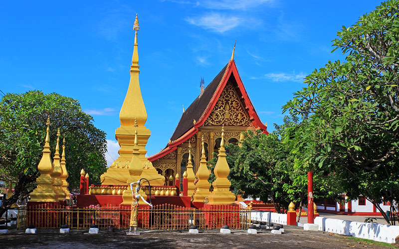 LAOS, Luang Prabang, Wat Manorom, The Sim, gilded Stupas, LAO713JPL 800