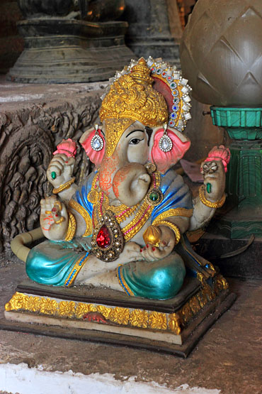 LAOS, Luang Prabang, Wat Visounnarath, main hall (Sim), Hindu God Ganesh statue, LAO456JPL 370