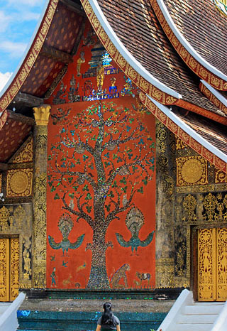 LAOS, Luang Prabang, Wat Xiengthong, the Sim, tree of life mosaic, LAO573JPL 466 deep