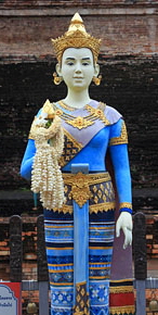 Northern Thailand, CHIANG MAI, Wat Chedi Luang, Lanna queen statue, THA4662JPL  290 deep