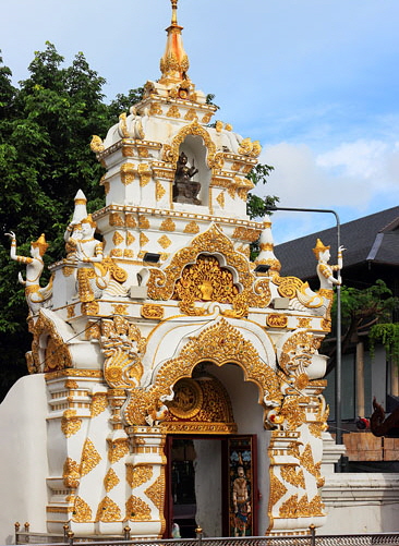 Northern Thailand, CHIANG MAI, Wat Chedi Luang, entrance gate, THA4645JPL 366