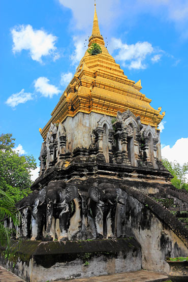 Northern Thailand, CHIANG MAI, Wat Chiang Man, elephant encircled stupa, THA4976JPL  A 370