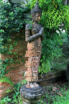 Northern Thailand, CHIANG MAI, Wat Pan Sao, garden statues, THA4635JPL 274