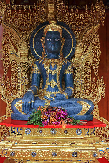 Northern Thailand, CHIANG MAI, Wat Phra That Doi Suthep temple, deity statue, THA4613JPL 370