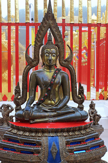 Northern Thailand, CHIANG MAI, Wat Phra That Doi Suthep temple, seated Buddha, THA4606JPL 370