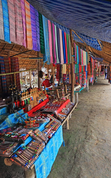 Northern Thailand, CHIANG RAI, Long Neck Karen Hill Tribe Village, shop stalls, THA5565JPL  600 deep