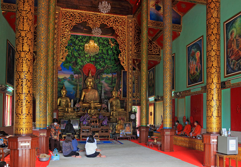 Northern Thailand, CHIANG RAI, Wat Sri Bun Rueang, viharn, interior, THA4567JPL  800