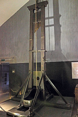 Vietnam, HANOI, Hoa Lo Prison, prison guillotine, VT781JPL 4000 A 400 deep