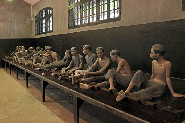 Vietnam, HANOI, Hoa Lo Prison, recreation of prisoners held in cruel conditions, VT779JPL 4000 A 600