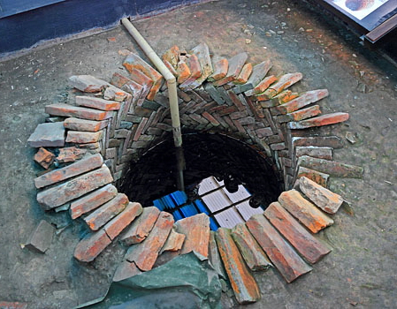 Vietnam, HANOI, Imperial Citadel of Thang Long, archaeological excavations, water wells, VT895PL A 350 deep