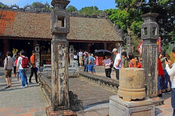 Vietnam, Ninh Binh, HOA LU, Dinh Tien Hoang Temple, courtyard and king's 'Big Bed', VT2001JPL A 560