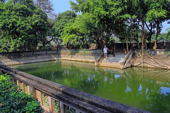 Vietnam, Ninh Binh, HOA LU, Dinh Tien Hoang Temple site, pond, VT2031JPL A 560