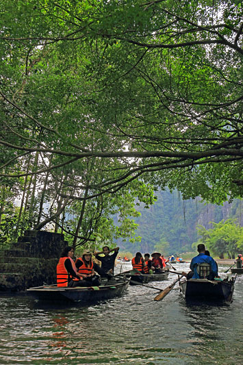 Vietnam, Ninh Binh, TAM COC, Ngo Dong River, tour boats, VT2125JPL 4000 A 533 deep
