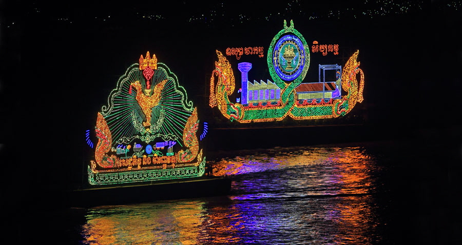 CAMBODIA, Phnom Penh, Water Festival, illuminated flotillas, Tonle Sap River, CAM1573JPL A 900