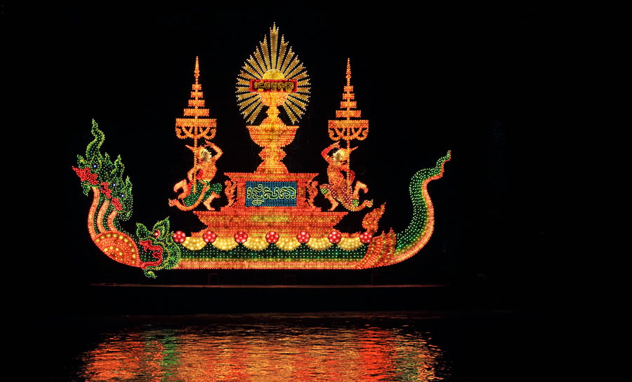 CAMBODIA, Phnom Penh, Water Festival, illuminated flotillas, Tonle Sap River, CAM1587JPL A 900