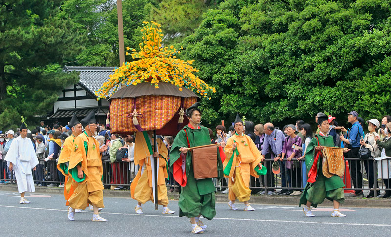Japan, KYOTO, Aoi Matsuri Festival procession, Hanagasa floral umbrella, 15 May 2024, JPN816JPL 800