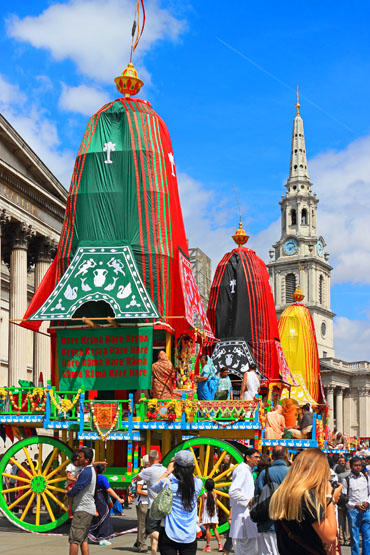 UK, LONDON, Hare Krishna, Rathayatra Festival, the three chariots at Trafalgar Square, UK30206JPL A 370