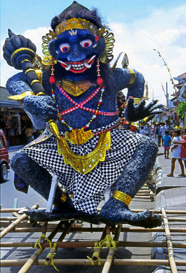 Indonesia, BALI, Melasti festival, giant effigy (paraded during festival), BAL924JPL A 375