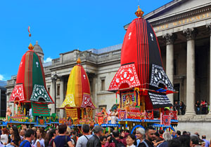 UK, LONDON, Hare Krishna, Rathayatra Festival, the three chariots at Trafalgar Square, UK30200JPL A 300